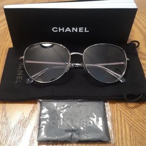 Authentic Womens Chanel Sunglasses 2182s c168 135n
